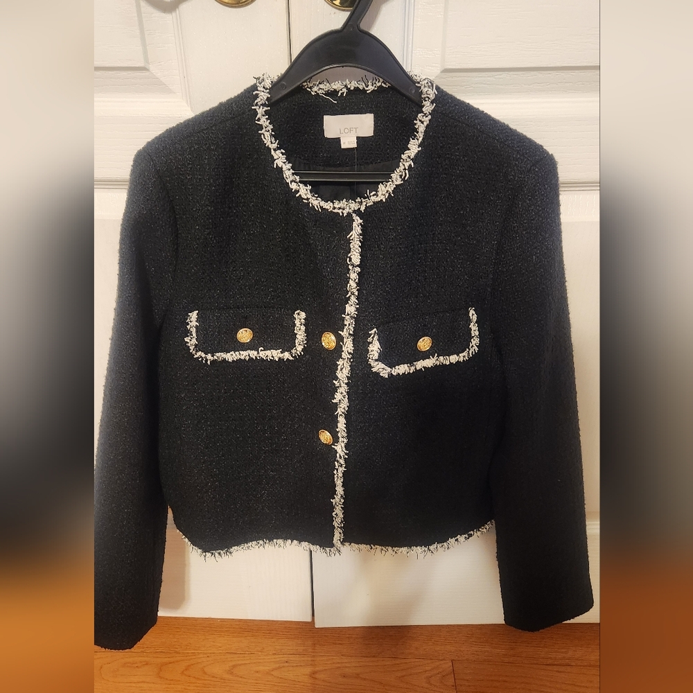 Chic Black Tweed Jacket with Gold Buttons